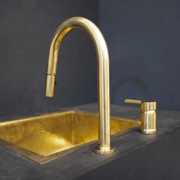 Deck Mounted Unlacquered Brass Single Handle Pull-Down Kitchen Faucet