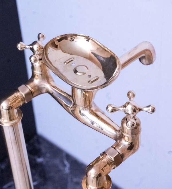 Free Standing Clawfoot Faucet With Brass soap holder